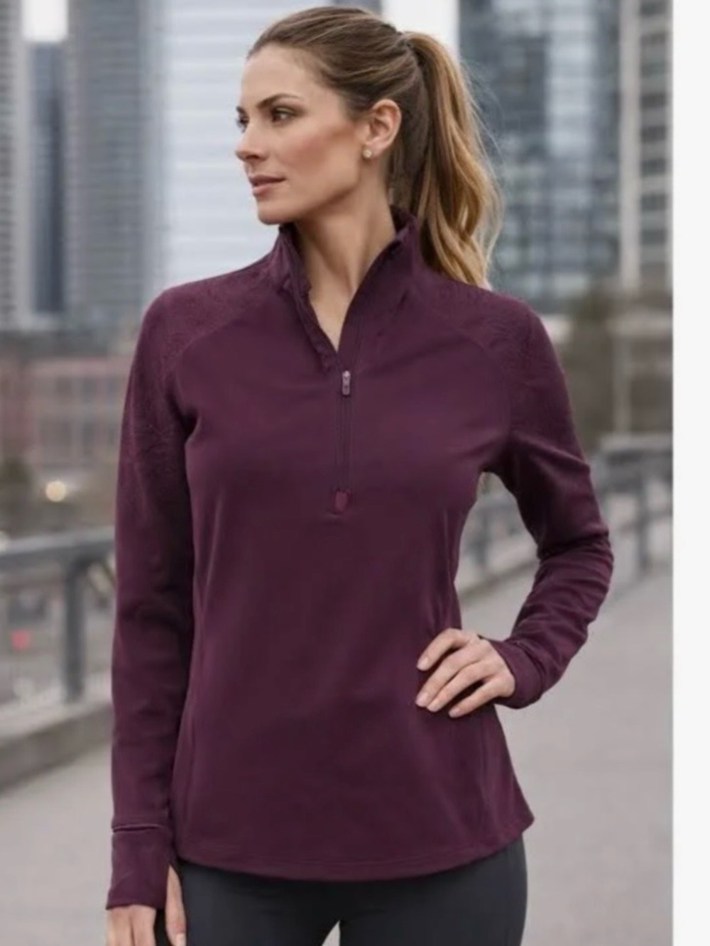 Lululemon Toasty Tech 1/2 Zip. Size 4